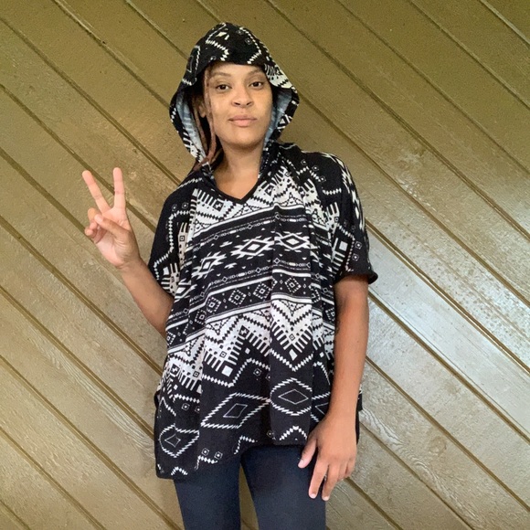 Kimono style poncho thing! Sz SM - Picture 2 of 6